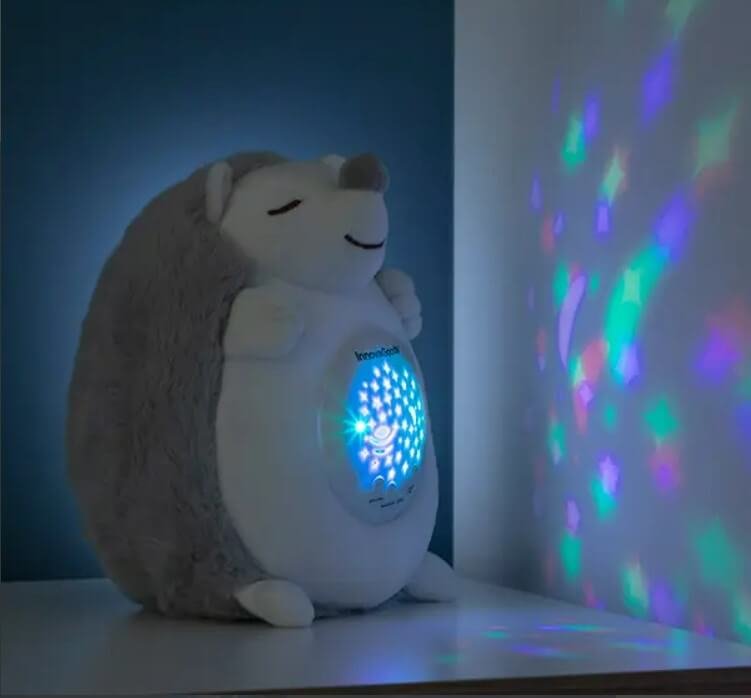 Pluche egel met projector