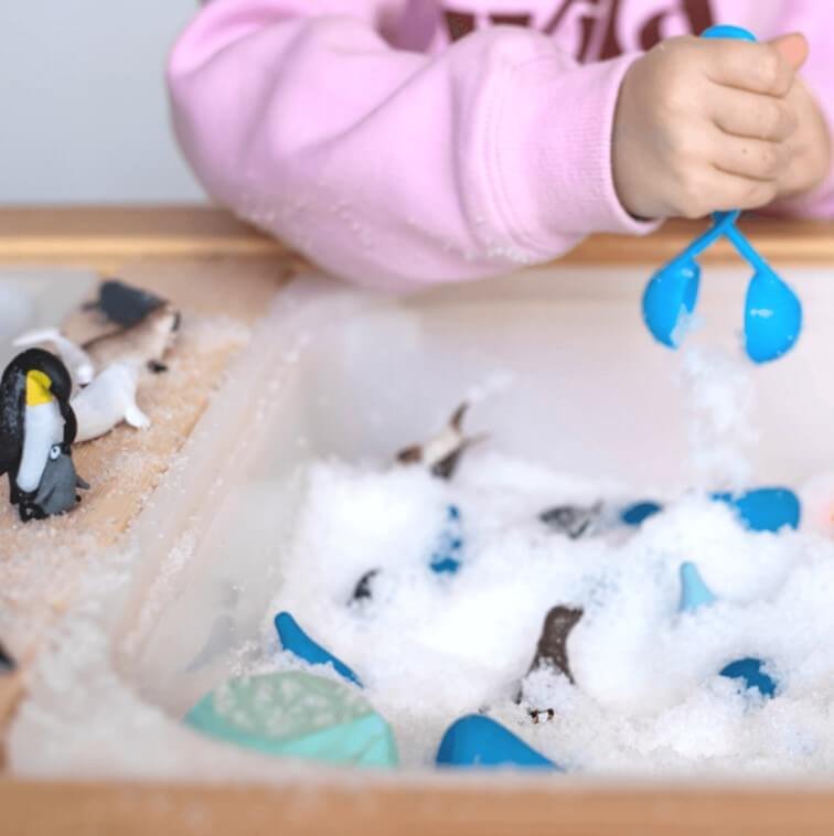 Sneeuw Sensory play